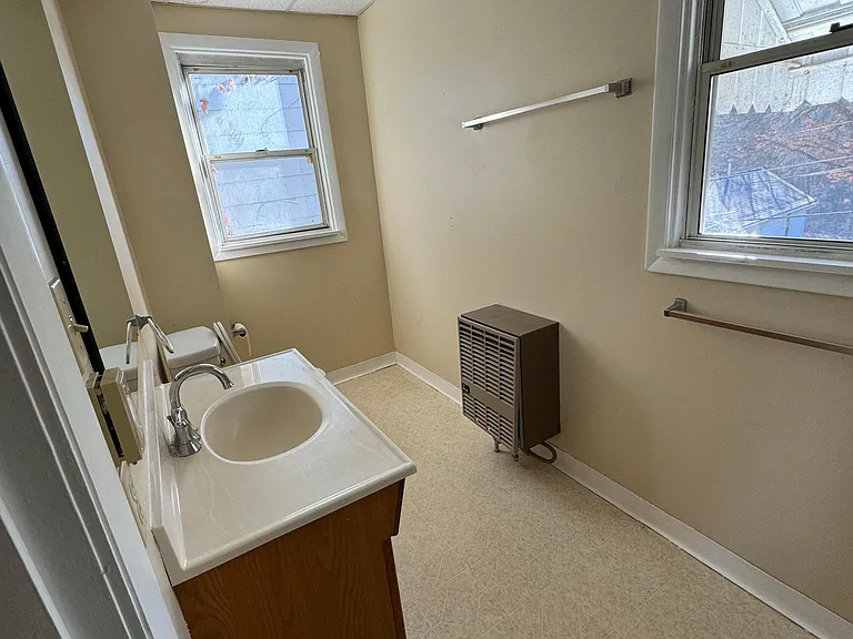 126 Patterson St — Photo 8