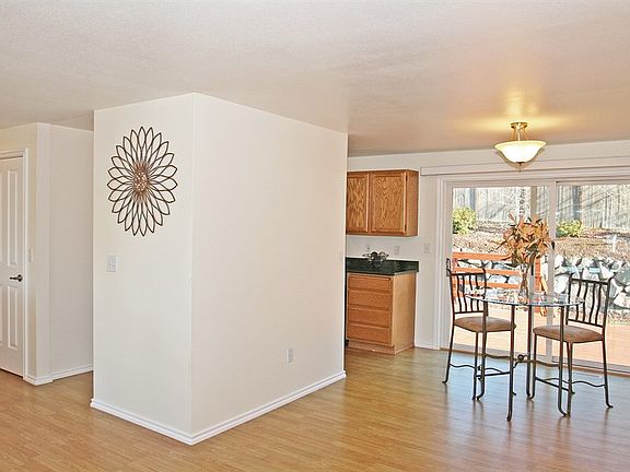 5th image of 402 21st Avenue Ct