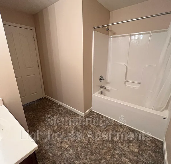 1101 Stonebench Cir — Photo 11