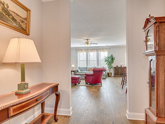 2nd image of 954 Lillian Park Dr