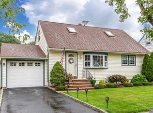 80 Sperling Rd, Clifton, NJ 07013