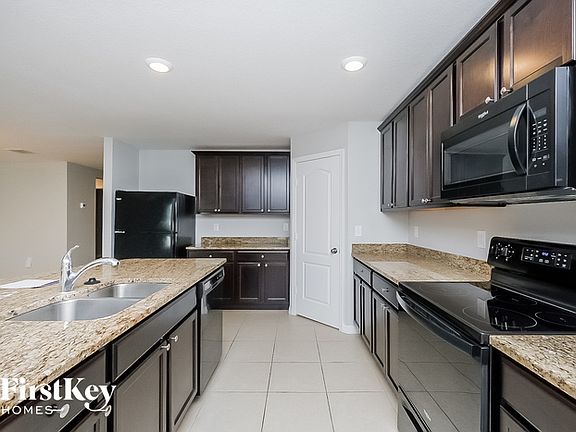5th image of 1129 Brenton Leaf Dr