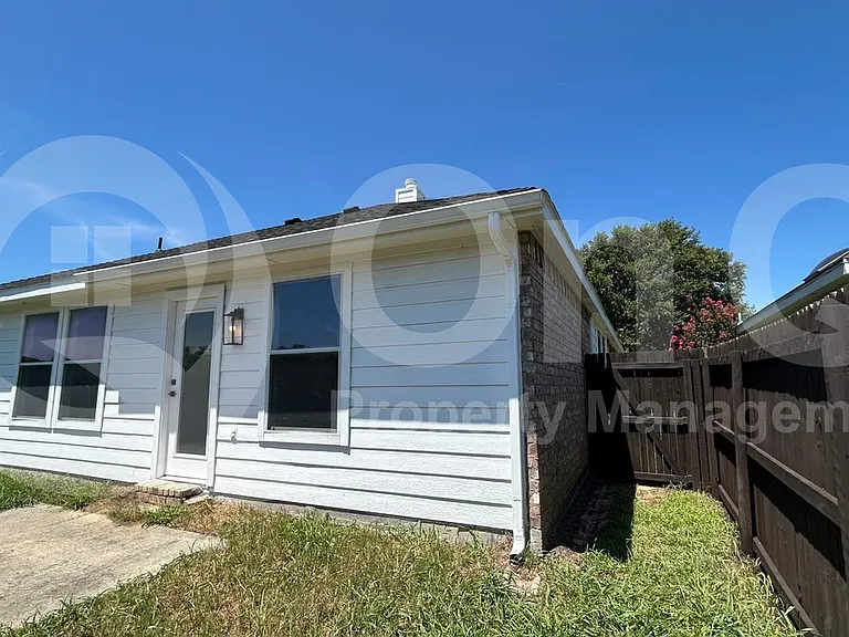 1028 Aviary — Photo 27