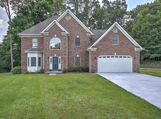 1001 Forrest Ridge Dr, Kingsport, TN 37660