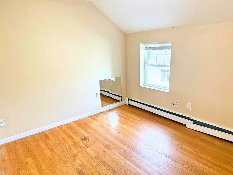 104-106 Calvary St #104R — Photo 9