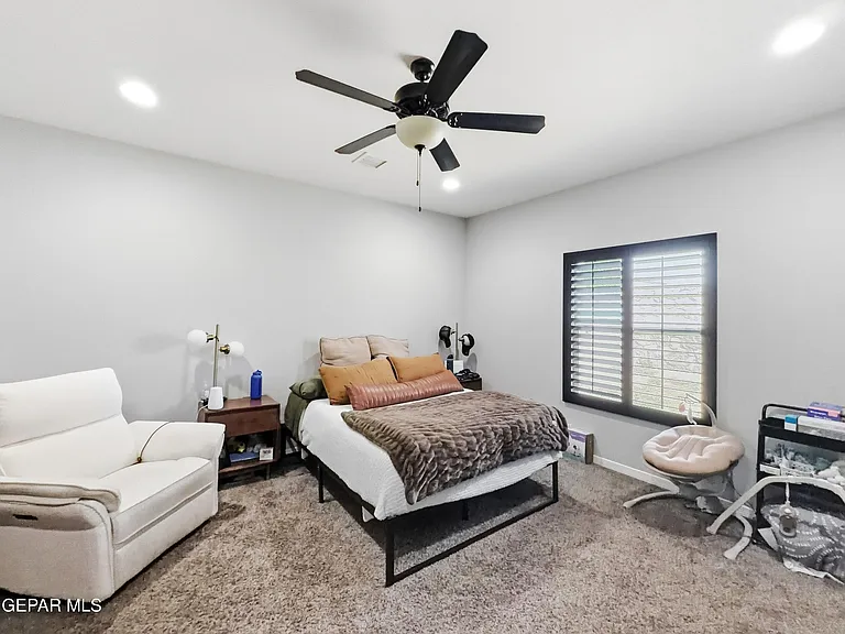12805 Kingsbury Ave — Photo 13