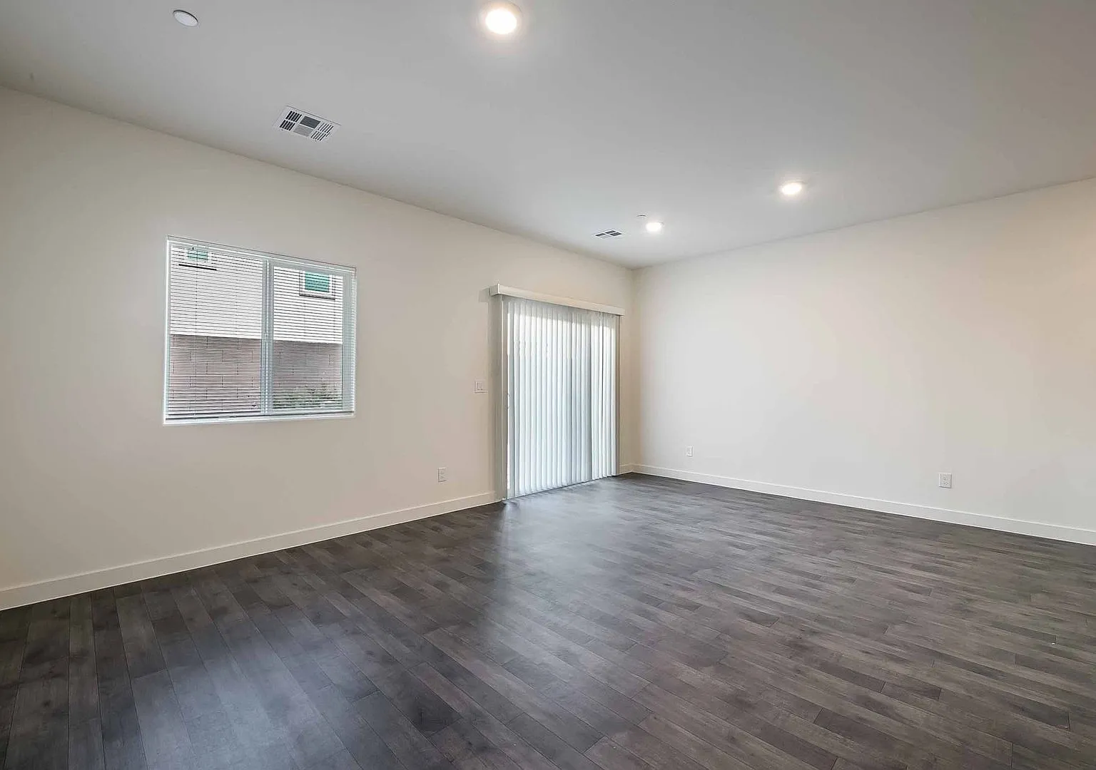 Brand new DR Horton Townhome with 3 bedroom,2 bathrooms and 1 car garage located at Trails at Wil... — Photo 3