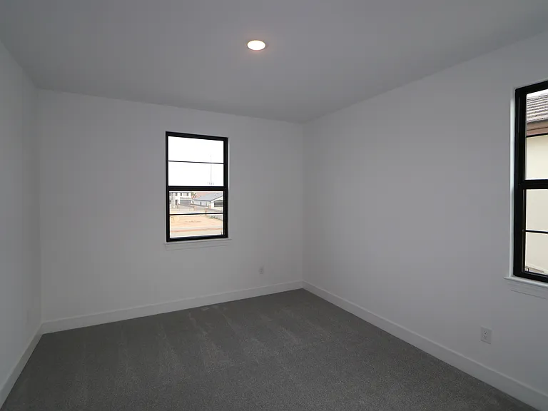 1063 E Zion Way — Photo 23