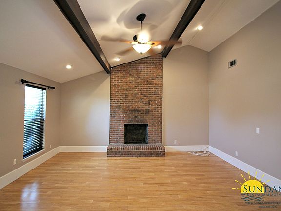 3rd image of 341 Dawn Ln