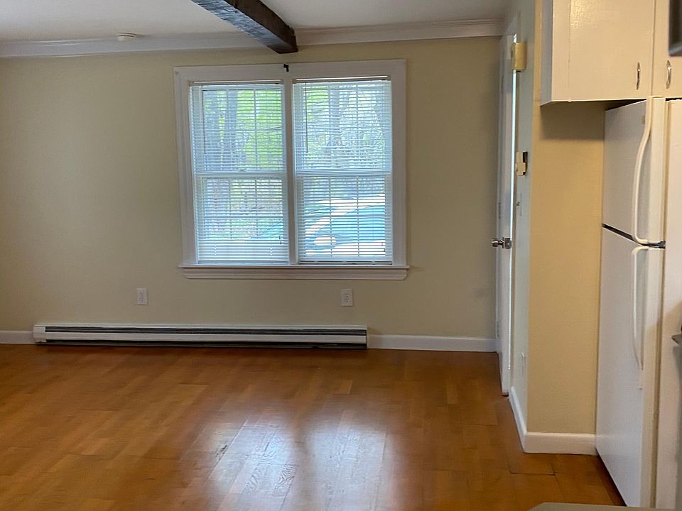 Beautiful wood ceiling beam and wood flooring