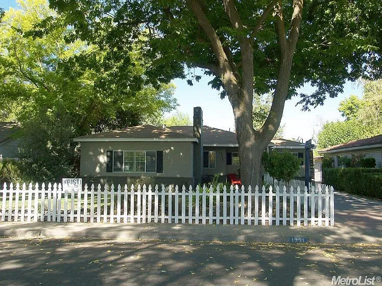 1231 Mills Ave photo 1