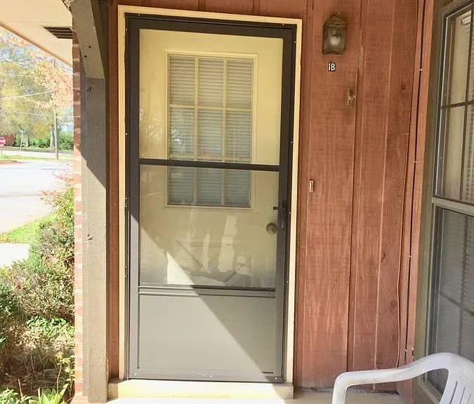 2130 Main St — Photo 1
