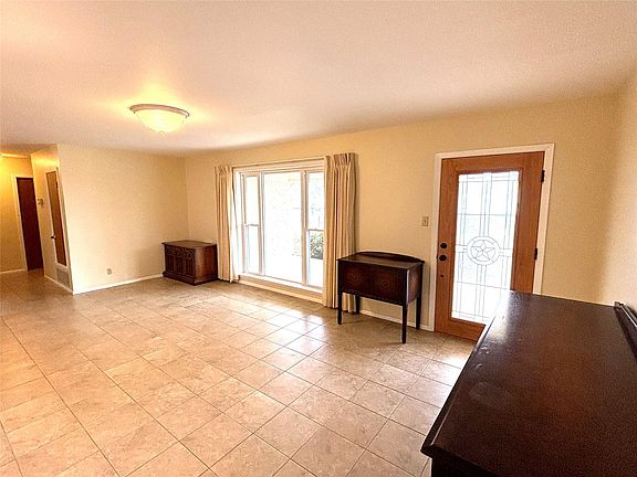 3rd image of 1803 Lantana Ln