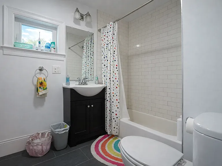25 Marney St #2 — Photo 4