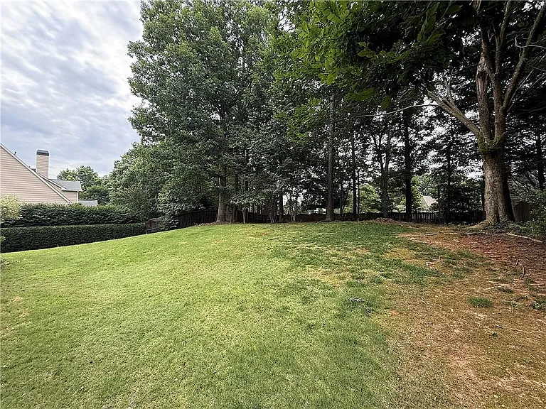 1310 Rosewood Dr — Photo 34