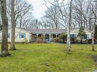27 Oak Tree Dr, Smithtown, NY 11787