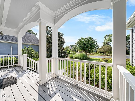 3rd image of 2872 Trailwood Drive SE