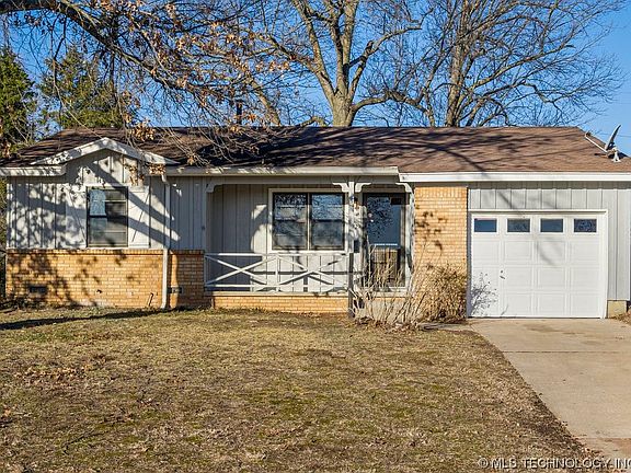 2nd image of 642 N Moccasin Pl