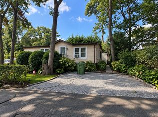 229 W Montauk Hwy TRAILER 104, Hampton Bays, NY 11946
