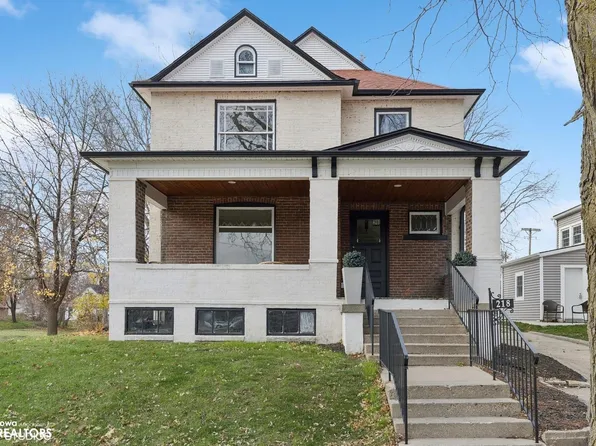 218 S 2nd St, Knoxville, IA 50138
