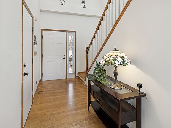 2nd image of 1054 Huntington Ct