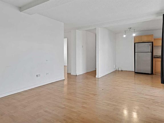 3rd image of 519 S 17th Ave SW #550