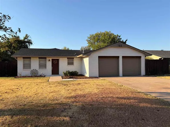 7306 NW Compass Dr, Lawton, OK 73505