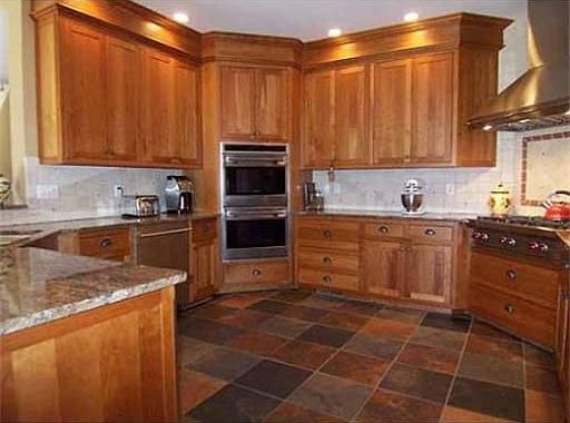 2nd image of 128 Nottingham Dr