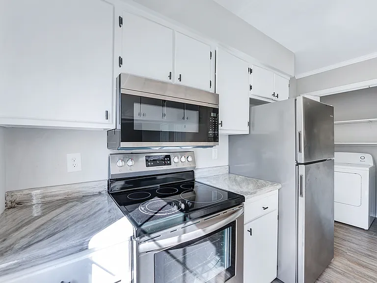 4304 Presley Ct #D — Photo 12