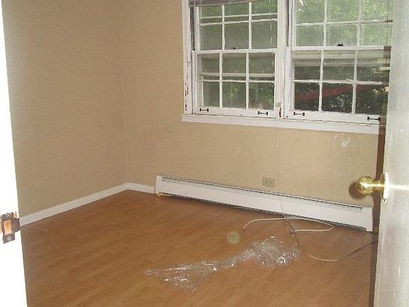 2nd image of 4337 Prescott Ave APT 4c