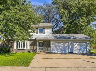 732 Perdock Ct, Washington, IA 52353
