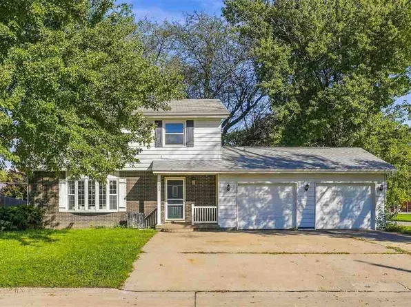 732 Perdock Ct, Washington, IA 52353