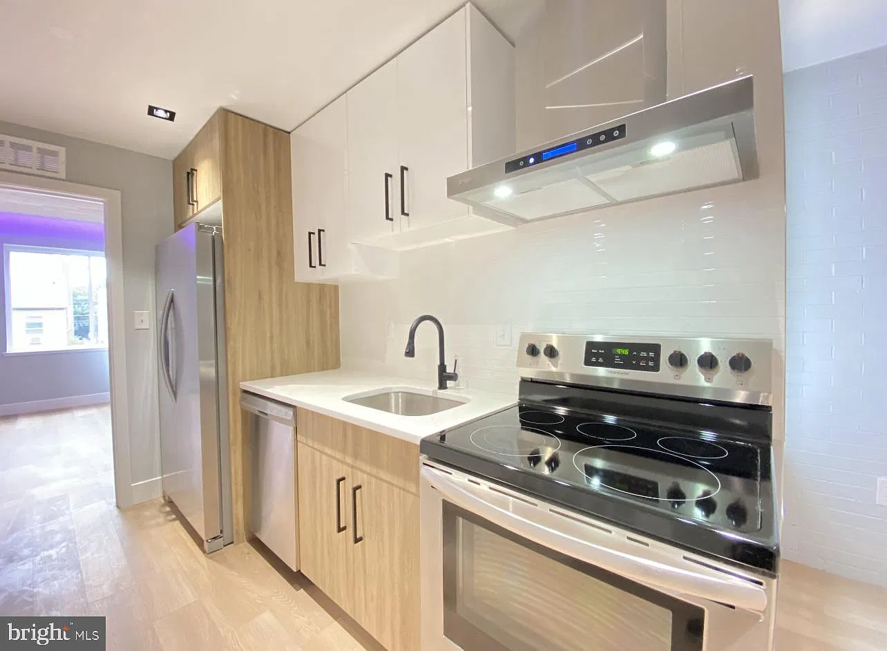 4 bed, 4.0 bath, 1238 sqft, $3,500 — Photo 1