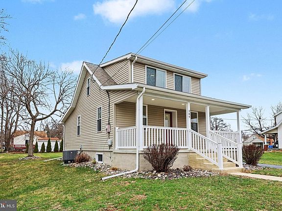 3rd image of 105 Hutton Rd