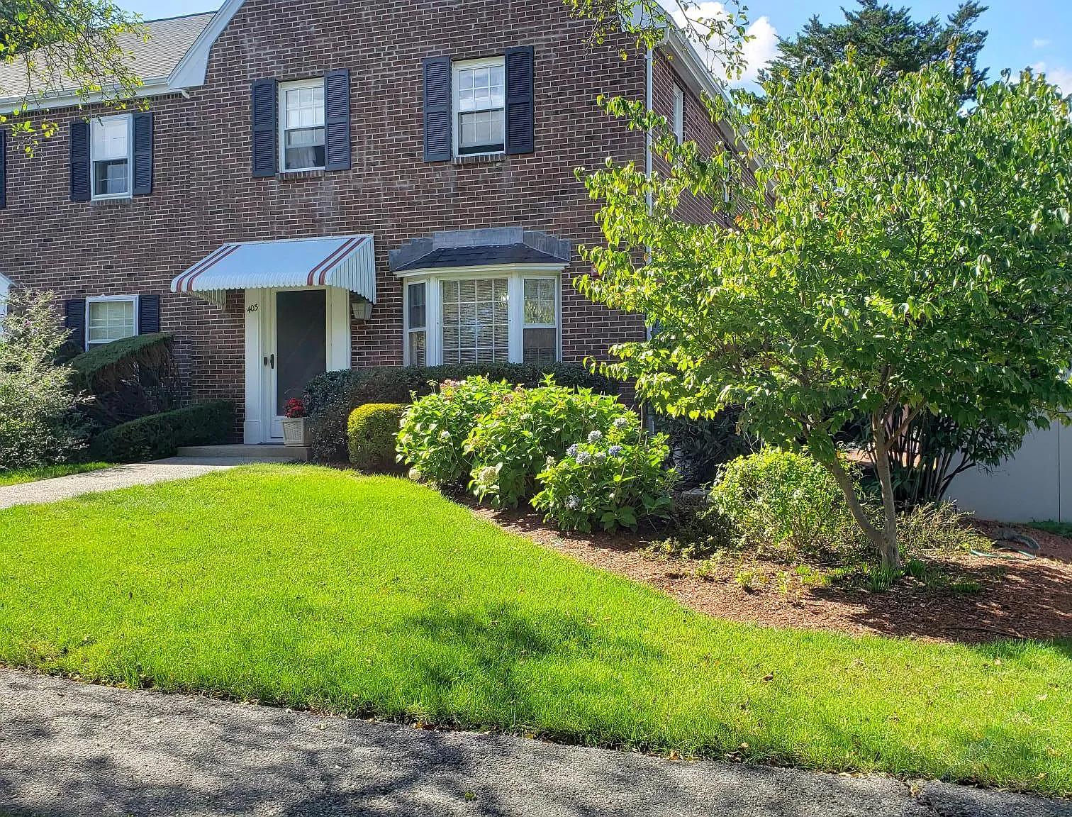 2 bed, 1350 sqft, $3,200 — Photo 1