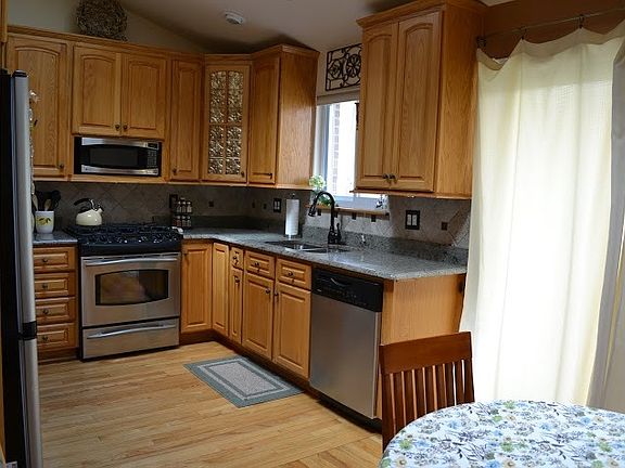 5th image of 509 Provincetown Ln