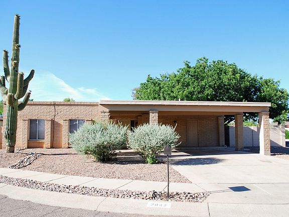 5th image of 2842 N La Cienega Dr