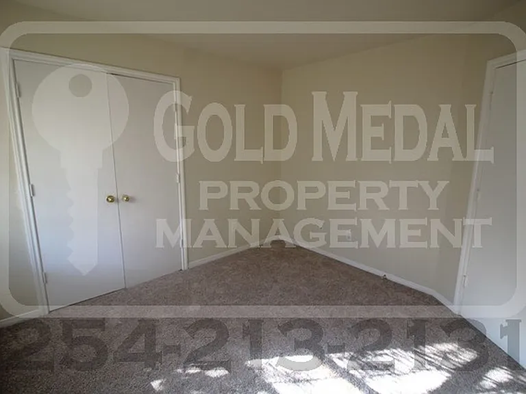1408 Dugger Cir — Photo 12