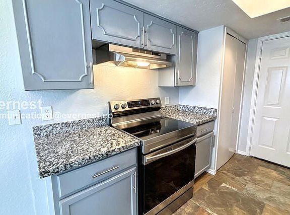 3rd image of 3919 Rosebud Dr