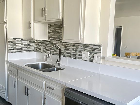 2nd image of 6123 Eleanor Ave #203