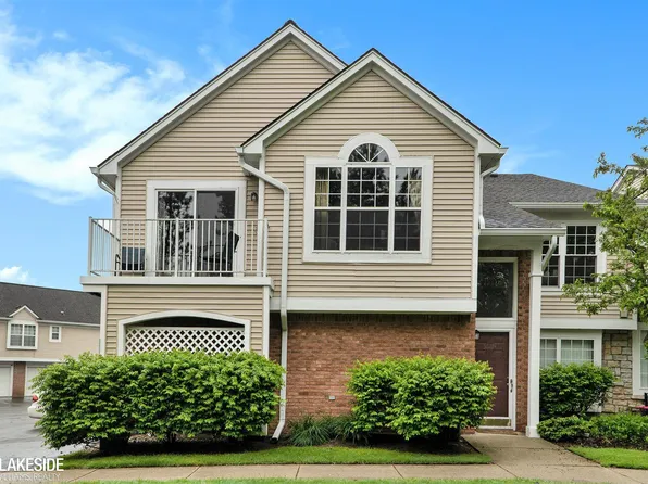 56214 Troon Dr N, Utica, MI 48316