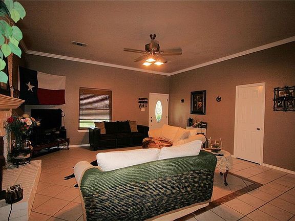 4th image of 820 Eastridge Cir