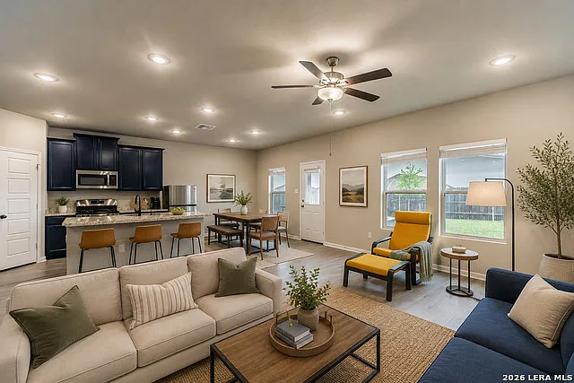 4 bed, 2.5 bath, 2601 sqft, $2,200 — Photo 3