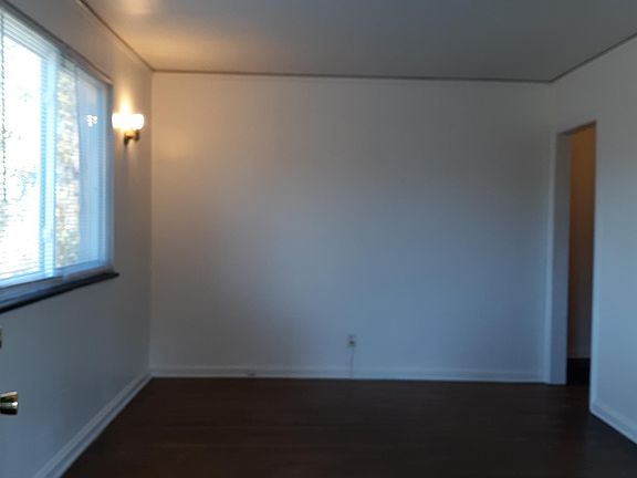 3rd image of 120 Forest Ave
