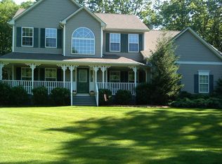 8 Catherine Ct, Long Valley, NJ 07853