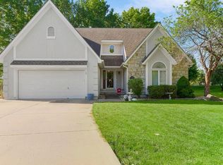717 NW Silver Rdg, Lees Summit, MO 64081
