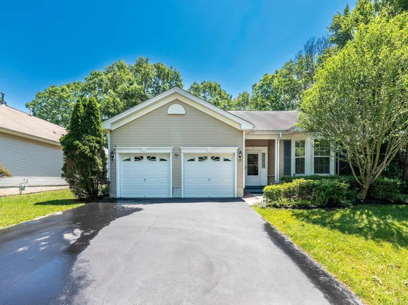 2 Derby Dr, Galloway, NJ 08205
