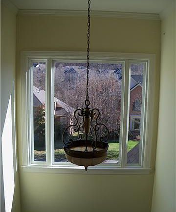 3rd image of 2712 N Highlands Dr