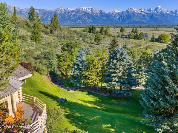 1095 Grand View Rd, Jackson, WY 83001