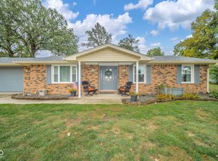 104 E Woodland Dr, Pendleton, IN 46064